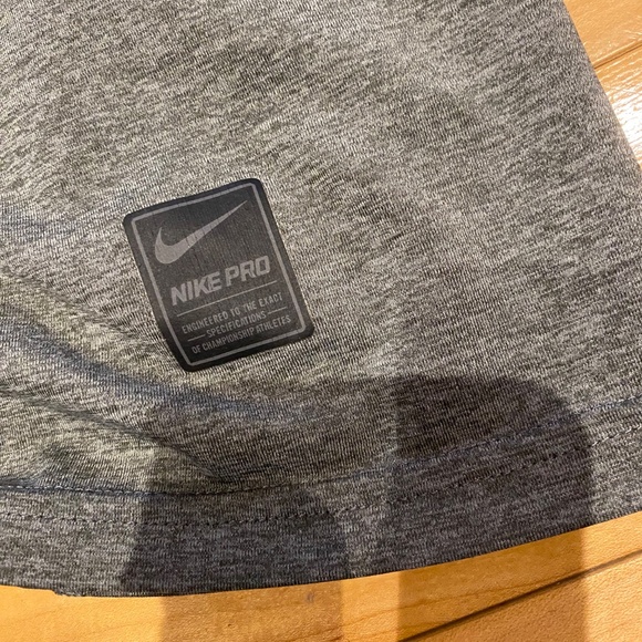 Nike Dri Fit T shirt - Men's small - Picture 4 of 5